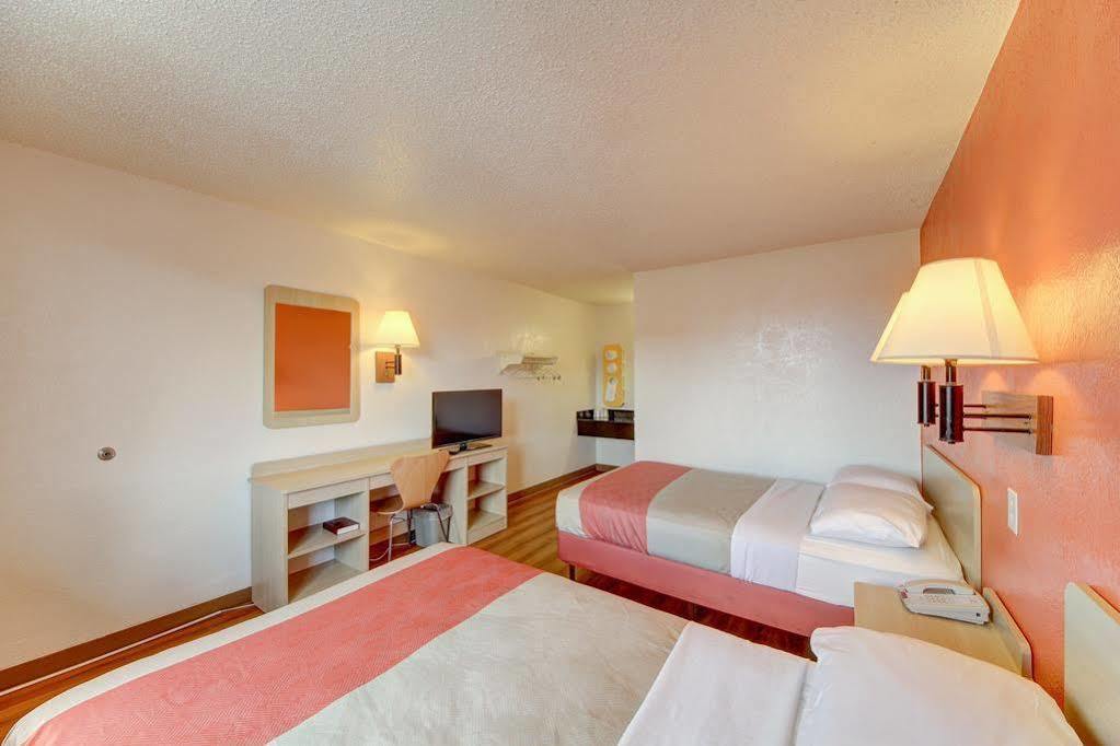 Red Roof Inn San Antonio Northeast - Rittiman Rd Eksteriør billede