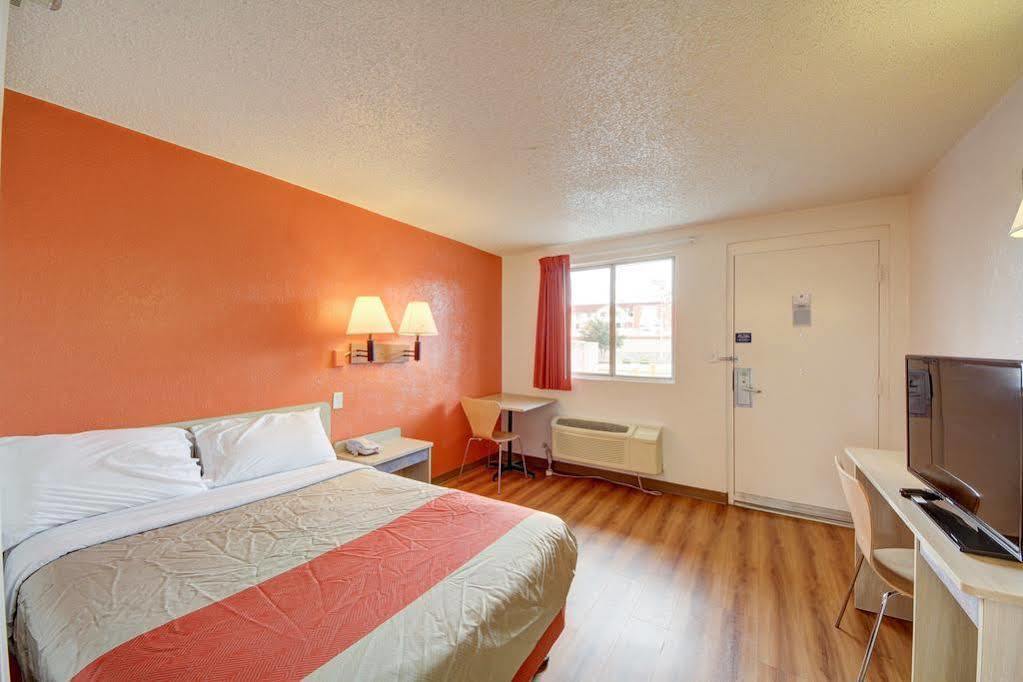 Red Roof Inn San Antonio Northeast - Rittiman Rd Eksteriør billede