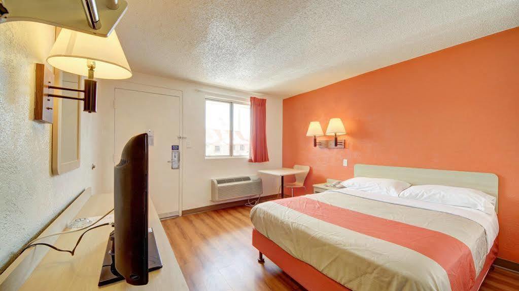 Red Roof Inn San Antonio Northeast - Rittiman Rd Eksteriør billede